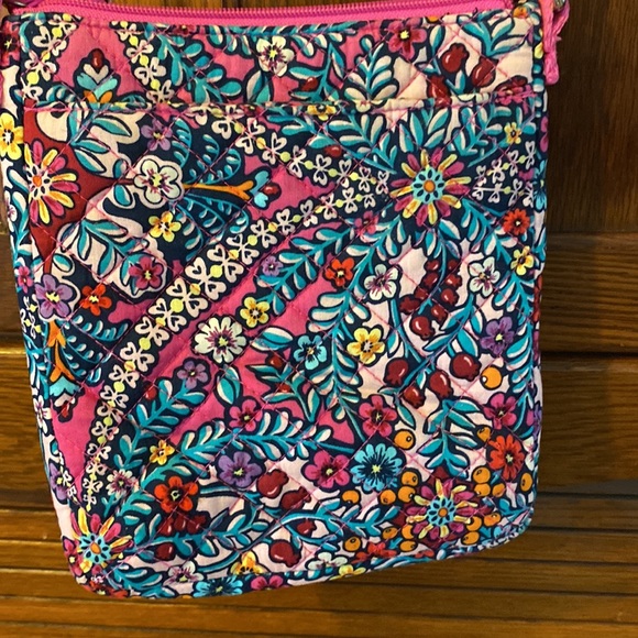 Vera Bradley crossbody - Picture 3 of 8